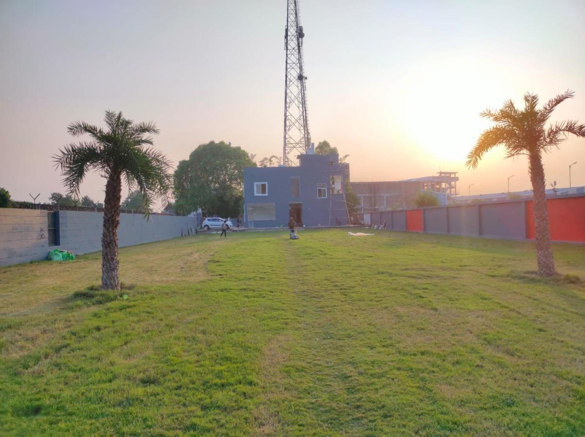 Hotel Manorama Inn Lucknow Exteriör bild