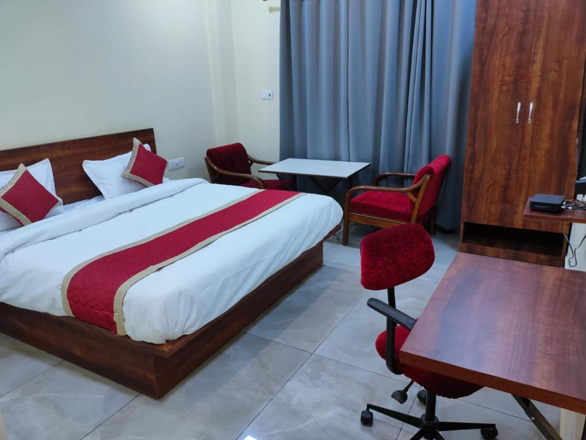 Hotel Manorama Inn Lucknow Exteriör bild