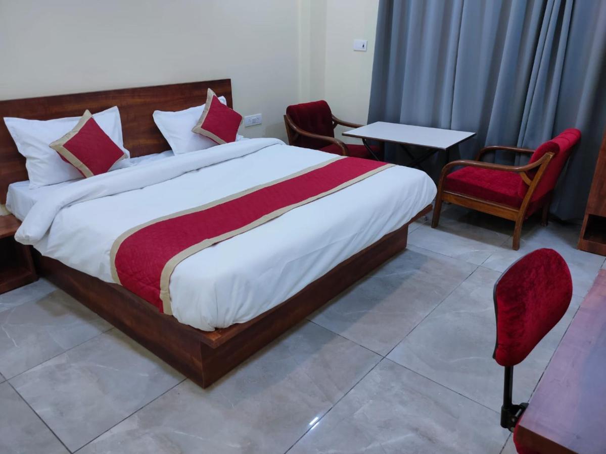 Hotel Manorama Inn Lucknow Exteriör bild