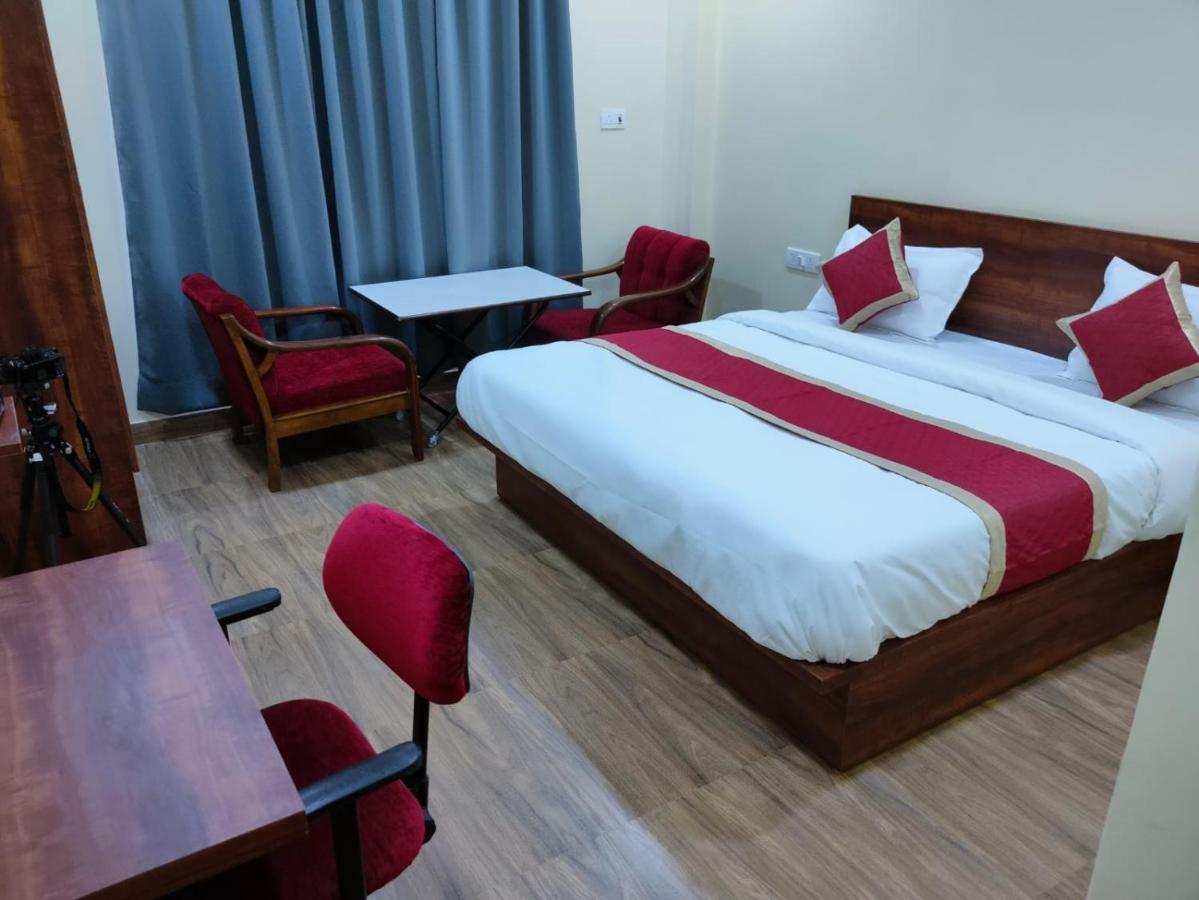 Hotel Manorama Inn Lucknow Exteriör bild